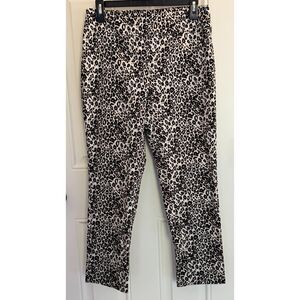 Van Heusen Women's Leopard Print Pull on Straight Leg Pant size 6